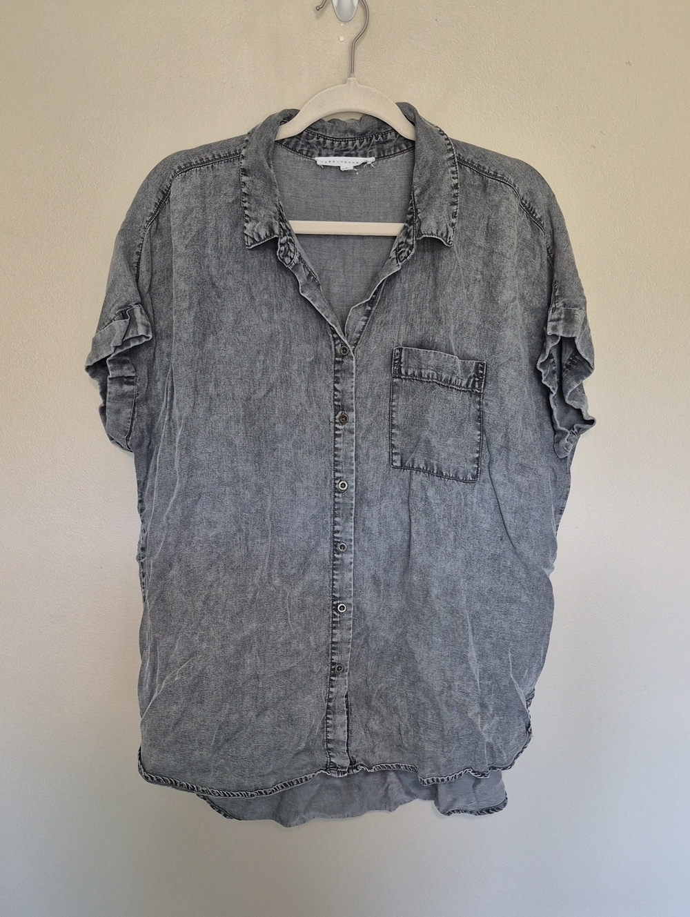 Jane + Delancey Washed Gray Short-Sleeve Button-Up Shirt